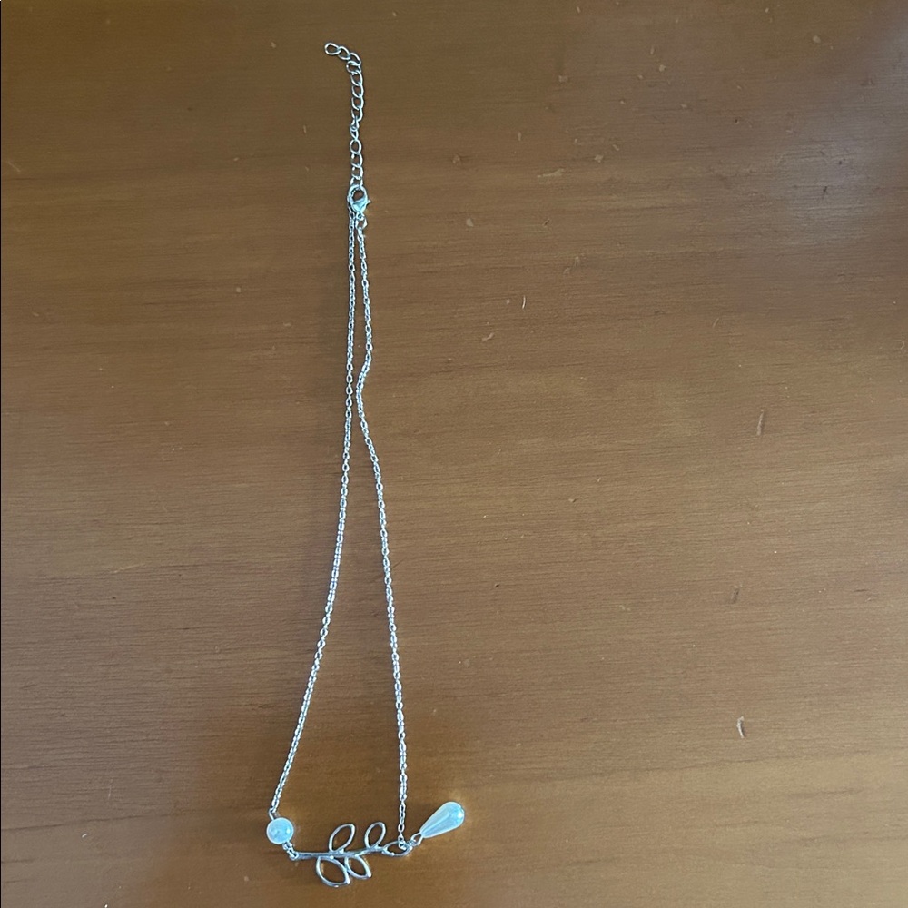 Elegant Silver Leaf Necklace